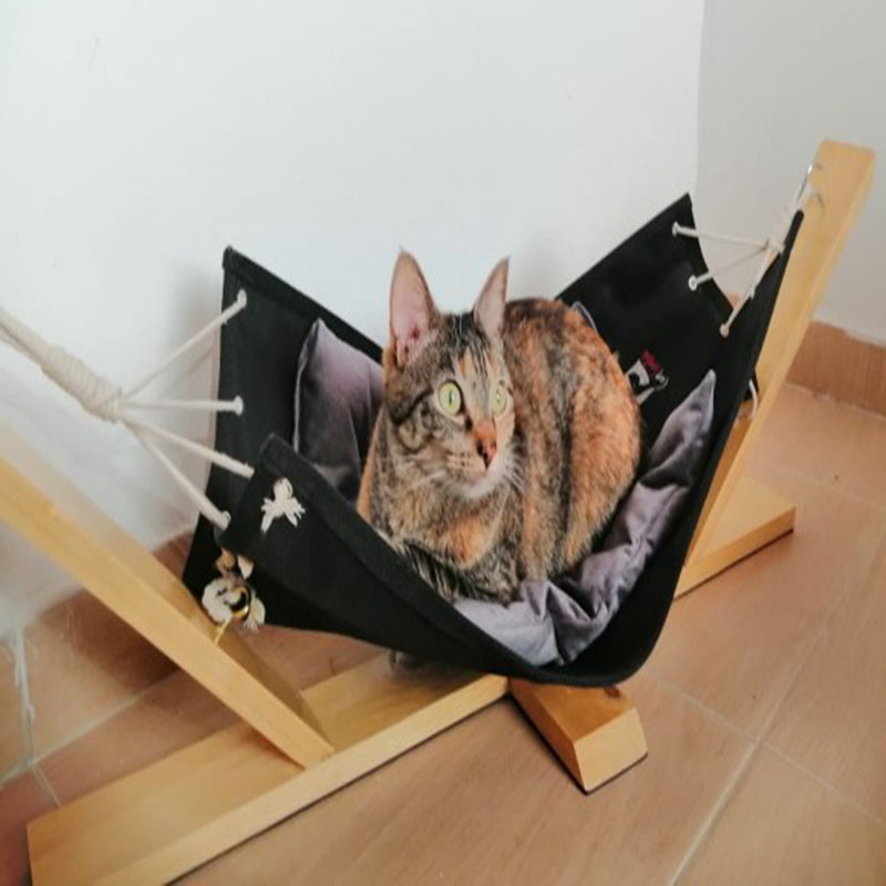 La hamaca para gatos de Kiwoko que es ideal para pisos pequeños
